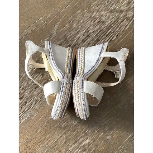 Stuart Weitzman girls wedge sandals Sz 11 dressy wedding silver shoes - Picture 3 of 6